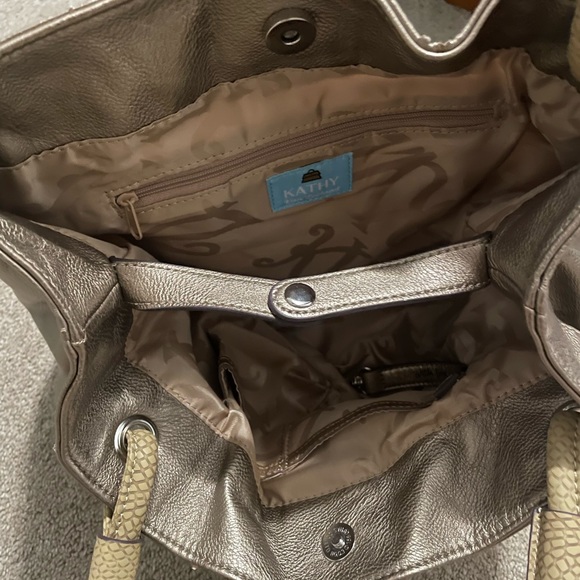 Kathy Van Zeeland Tote Purse Cream, Tan, Champagne Shimmery Button Closure - Picture 3 of 3